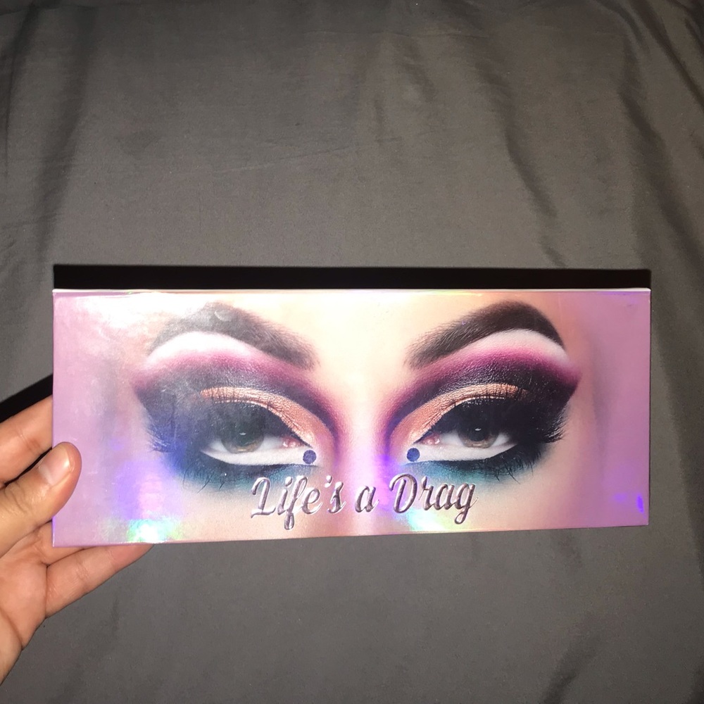 MANNY MUA LUNAR BEAUTY LIFES A DRAG PALETTE